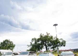 Private car from Hoi An to Da Nang Private car from Hoi An to Da Nang